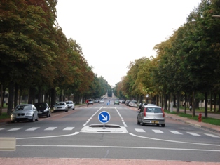 Dijon All&eacute;e Ch. de Gaulle, richting Centrum